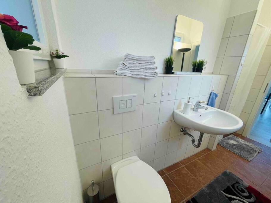 Schoenes Bungalow, Check-In Kontaktlos, Zentral Duisburg Dış mekan fotoğraf